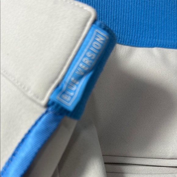 Adidas Women’s Pearl Grey/Pulse Blue Shorts Size Medium - Picture 10 of 11